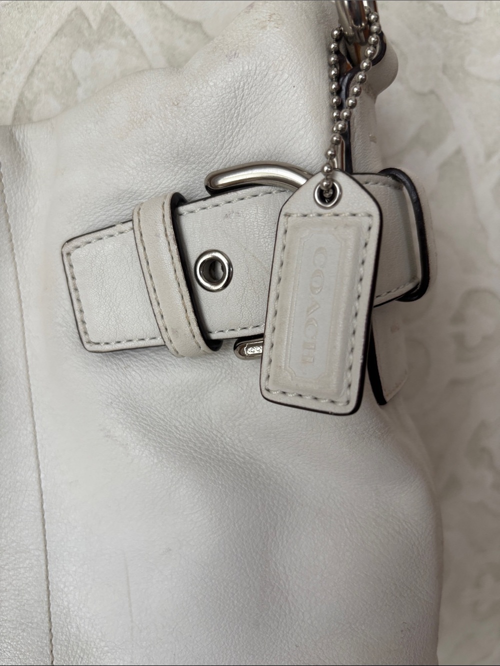 Coach White Leather Shoulder Bag with Buckle Details - Picture 2 of 6